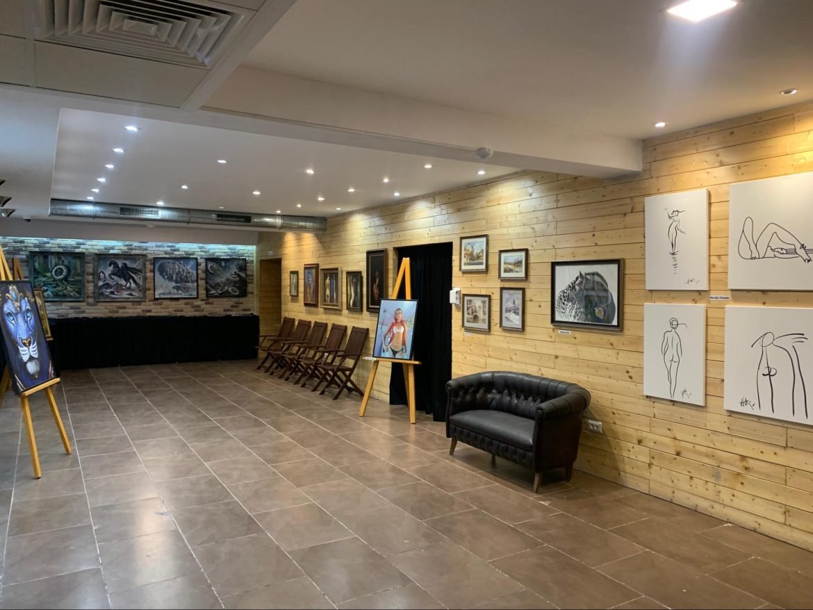 The first art gallery in the world open non-stop - My encounter with art from Bucharest, Romania